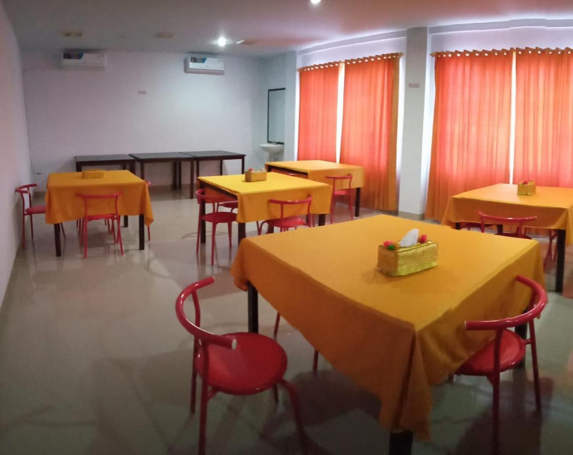 Hotel Meganita Mamuju Ngoại thất bức ảnh
