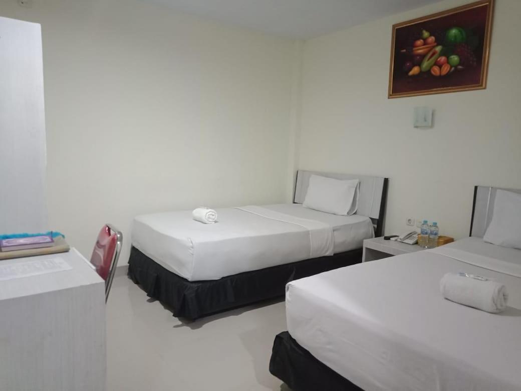 Hotel Meganita Mamuju Ngoại thất bức ảnh